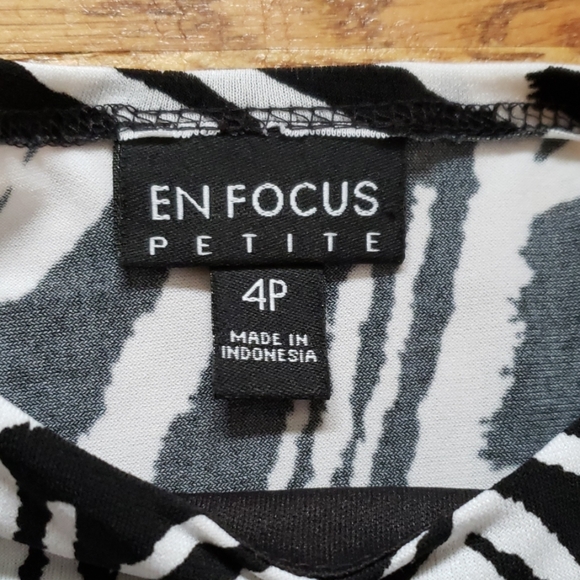 Dress - Picture 3 of 6